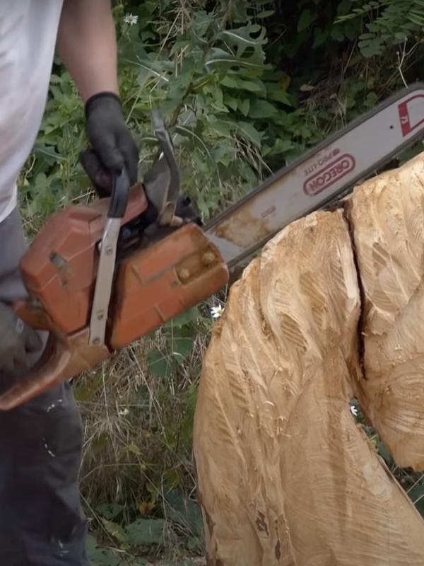 Izrada drvenih skulptura motornom pilom 